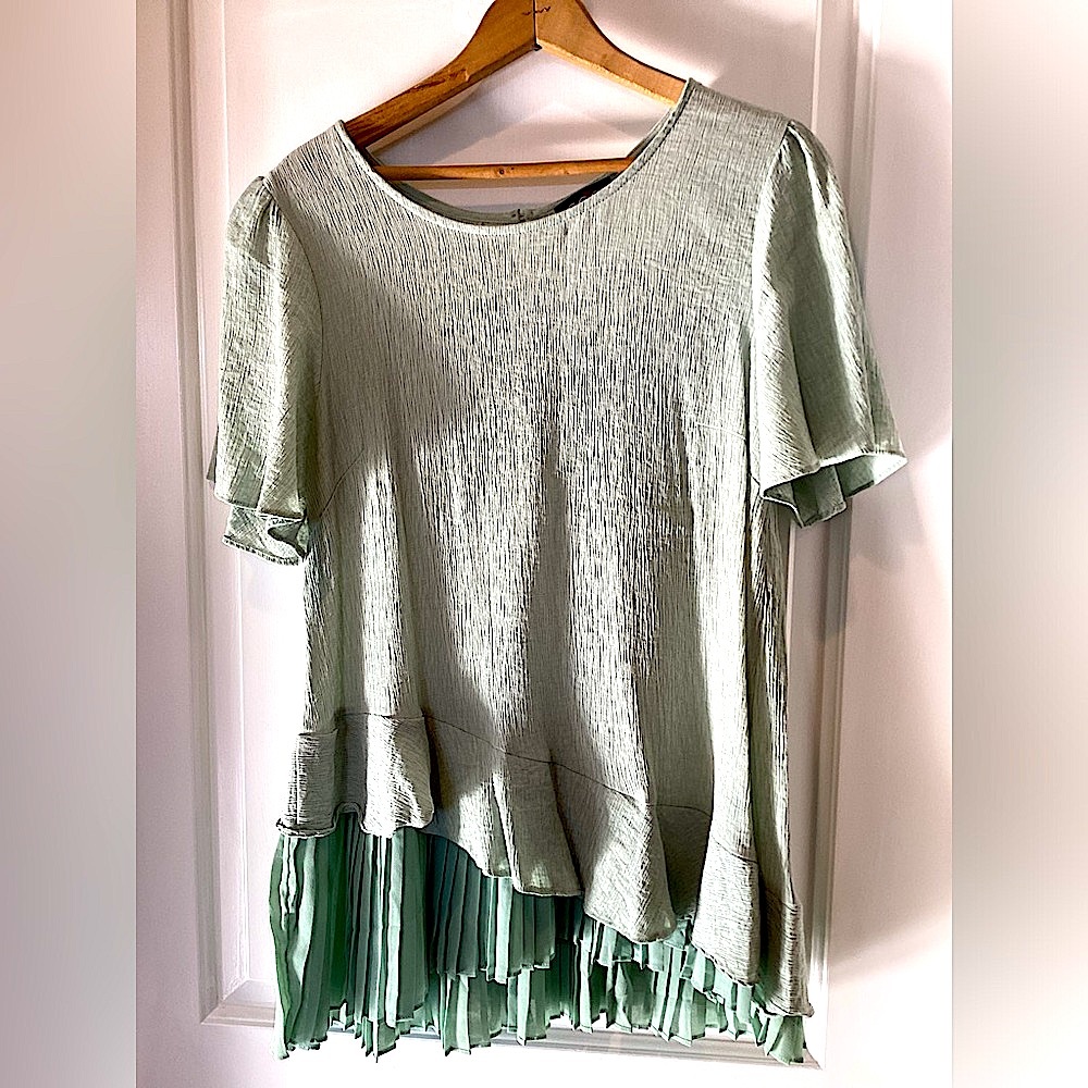 Gigio green asymmetrical top